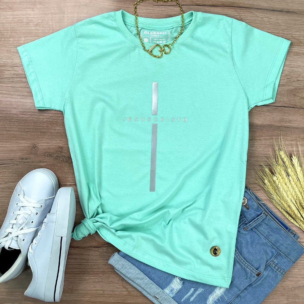 Camiseta Feminina Verde Menta Cruz Prata Jesus Cristo Moda Evangélica Algodão Macio Gospel Estilo e Fé